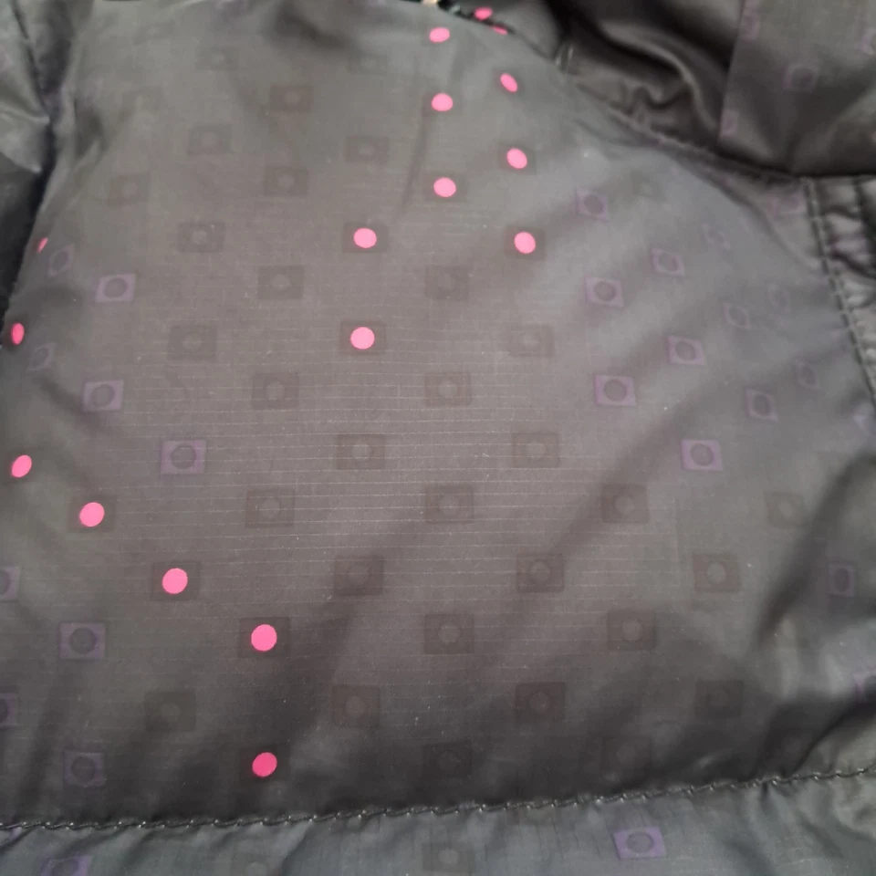 Nike vintage womens down jacket 550,  Size 8-10. Dark Grey With Pink Dots. - Image 4 of 4