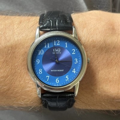 Vintage CITIZEN QQ Quartz Unisex Watch Stunning Blue Dial !