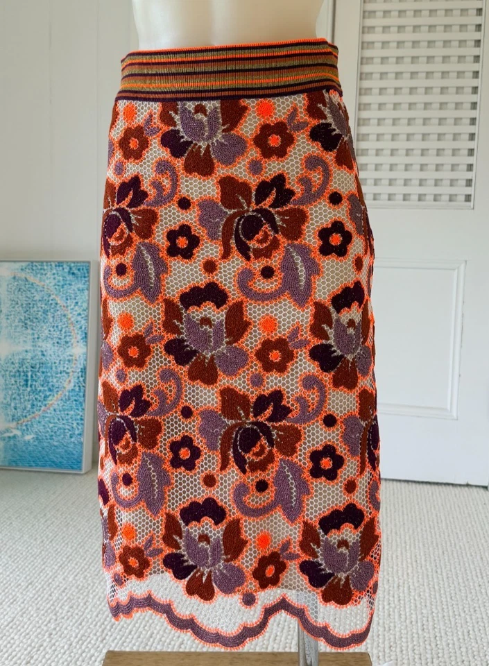 Falda lápiz Burberry para mujer neón hilo metálico dobladillo festoneado forrada de seda UK2 Foto 2 de 4