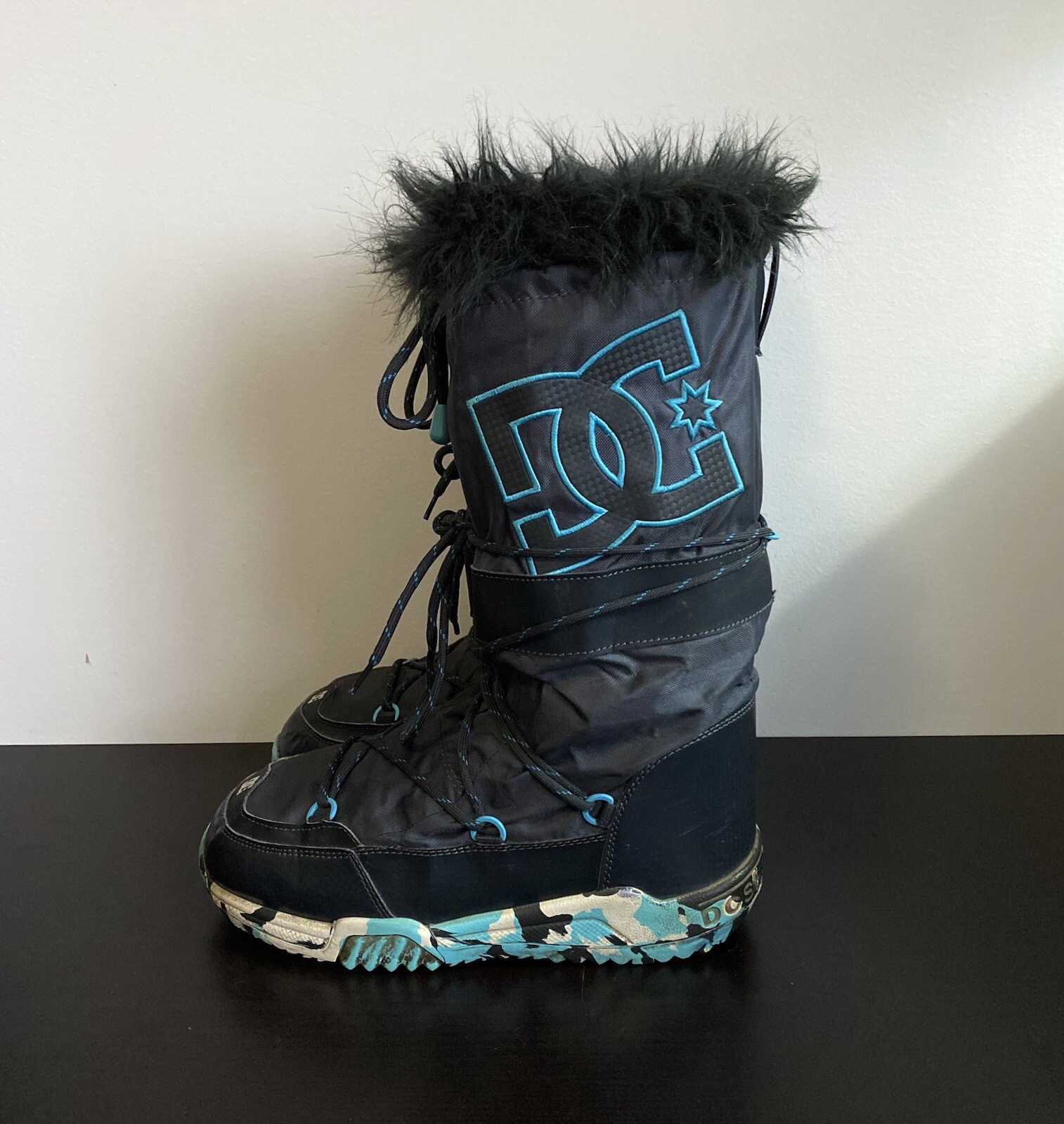 DC CHALET SNOW BOOTS BLUE FUR DC SNOW BOOTS - RARE CAMO DC SHOES CHALET BOOTS 9
