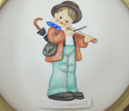 Goebel Hummel Mini COLLECTOR PLATE 1st in Little Music Makers 1984 Wood Frame - Picture 3 of 8