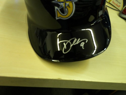 Dee Gordon Autographed MLB Full Size Helmet Mariners A - Picture 2 of 4