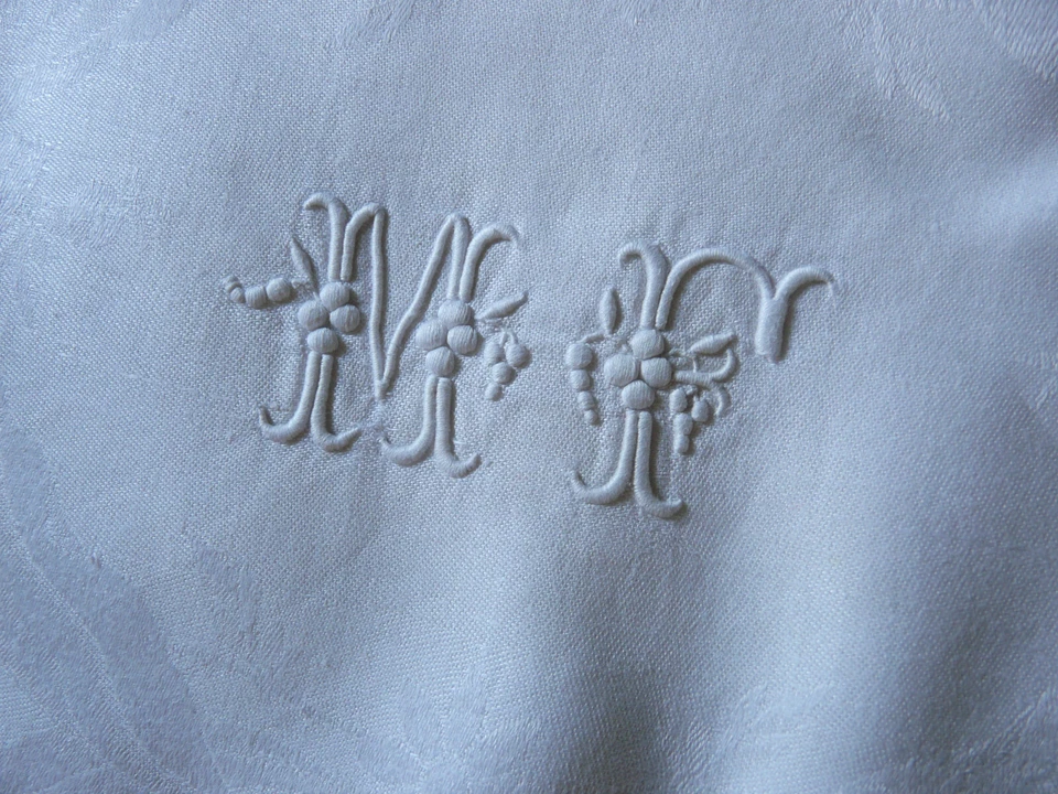 Ancienne nappe XIXe Lin damassé monogrammée MF - Photo 3/4