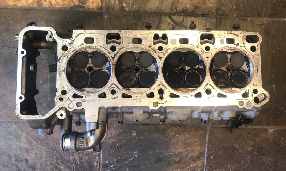 BMW M3 2007-2012 culata motor izquierdo, 11127838147, 7838147, 7838150, OEM Foto 2 de 4