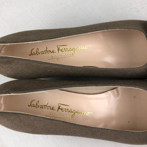 Salvatore Ferragamo Boutique NWOT Women's Size 8.5B Vara Brown Block Heel Pumps - Picture 15 of 18