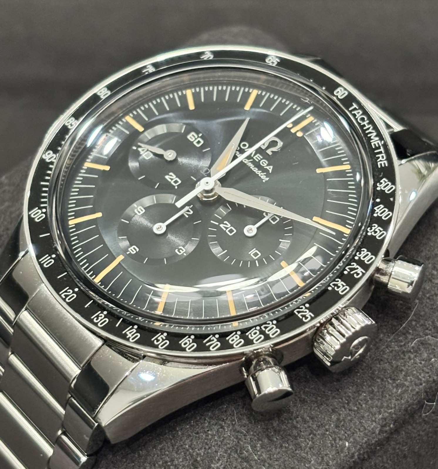 Late 2024 OMEGA Speedmaster First OMEGA In Space 310.30.40.50.06.001 Full Set