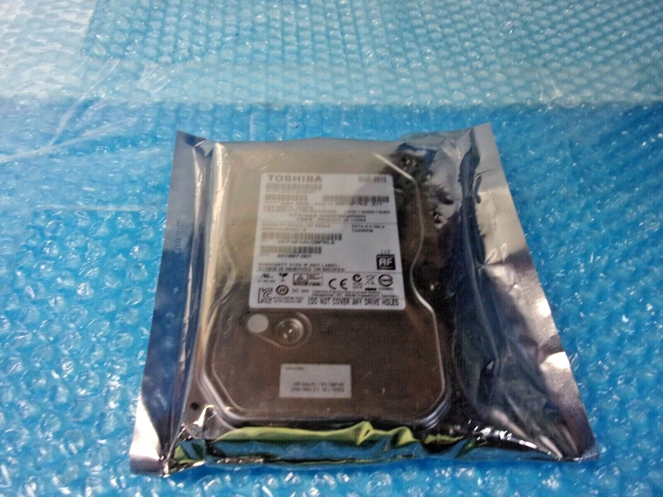 Toshiba DT01ACA050 500GB 7200 RPM 3.5" SATA 6.0 Gbs HDD Desktop Hard Drive - Image 3 of 4