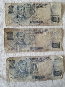 three 1949 REPUBLIKA NG PILIPINAS / Philippines 1 Piso notes