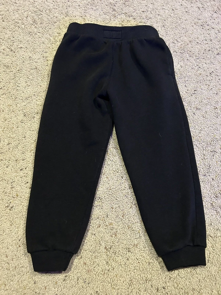 Pantalones deportivos True Religion 4T para niños NEGROS con letras ROJAS BOLSILLOS Z23 Foto 4 de 4