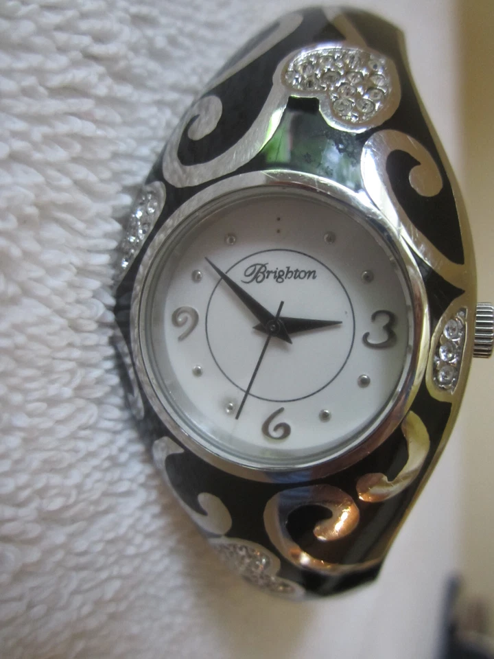 Часы наручные браслет на петлях сердце стразы черная эмаль Brighton Vacaville - Изображение 4 из 4