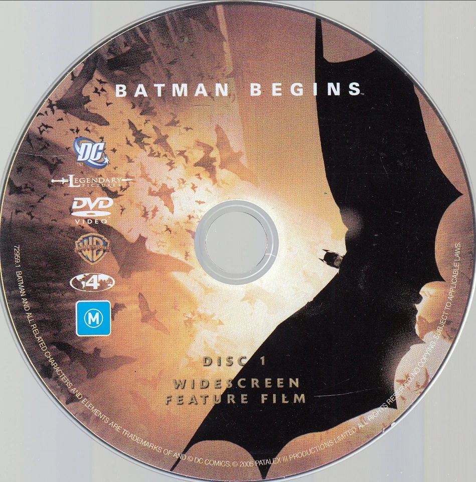 BATMAN BEGINS Christopher Nolan 2 x DVD + 1 x CD + Book + Postcards Deluxe - Image 2 of 4