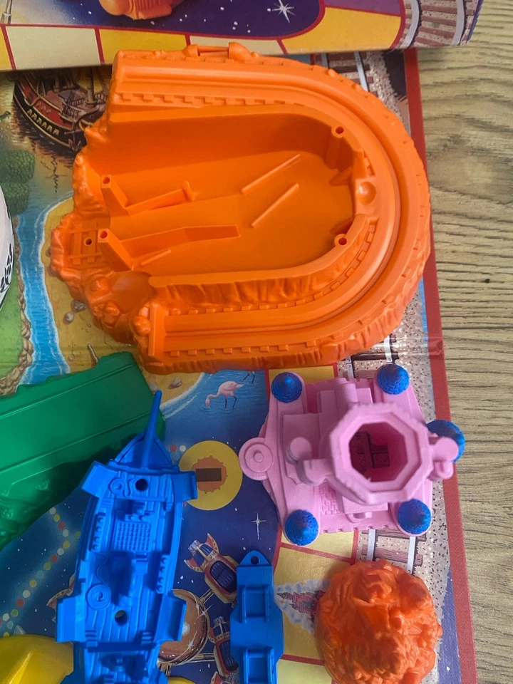 EURO DISNEYLAND THE GAME MB GAMES 100% COMPLETE RARE VGC MICKEY MOUSE - Image 4 of 4