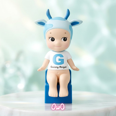 Sonny Angel 11th Anniversary Sitting Cow Figure 2015 Letter G