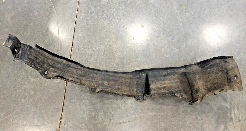 MERCEDES-BENZ 190E 190D W201 1987-1993 ~ GUARDABARROS INTERIOR DELANTERO IZQUIERDO BIEN ~ OEM Foto 3 de 4