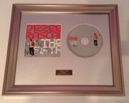 PERSONALLY SIGNED/AUTOGRAPHED DIZZEE RASCAL - THE FIFTH CD  FRAMED PRESENTATION. - Picture 1 of 1