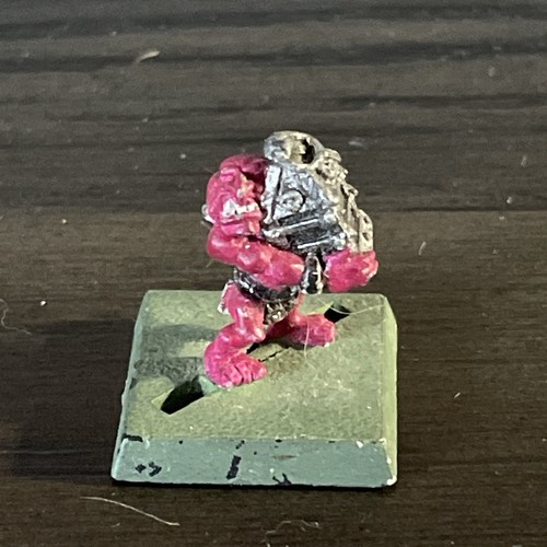 Vtg Warhammer Quest Bogoff Snotling Mascot Lair of the Orc Lord Metal OOP - Bild 2 von 5