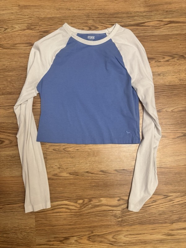 Victoria’s Secret Pink Long Sleeve Crop Top Blue And White Size Medium