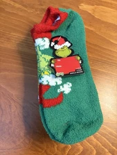 NWT The Grinch Fuzzy Ankle Socks Set (4) Bundle. Max, Cindy Lou Who, Grinch! 5-8