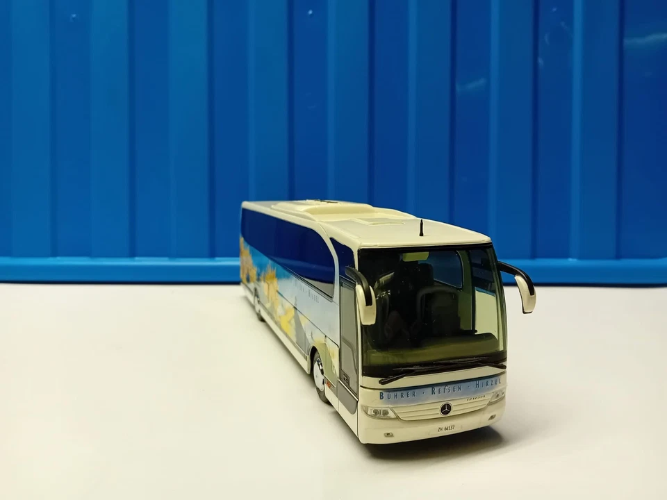 Autobus MINICHAMPS mercedes benz travego 1/43 - Immagine 3 di 4