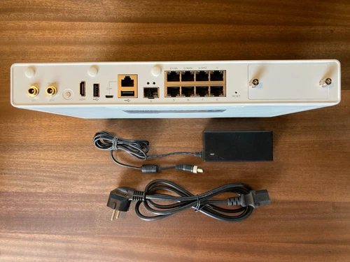 Sophos XG 135 Rev. 3  Firewall mit Netzteil & Home Lizenz aktiv