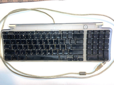 Apple Keyboard 1998, M2452 USB connection w/folding tilt lift, wired