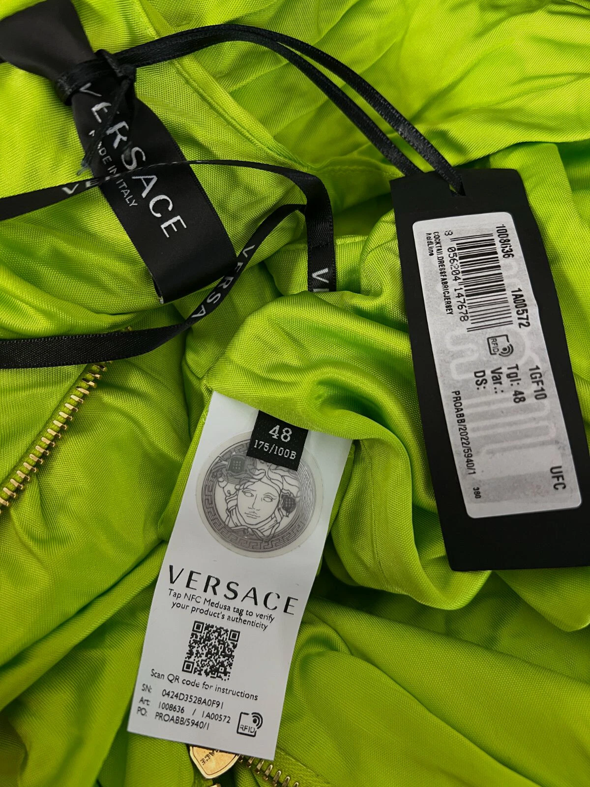 Mini abito da donna verde Versace $2095 maglia avvolgente taglia 48