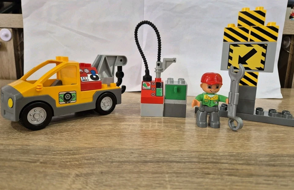 LEGO DUPLO 4964 Highway Help *Incomplete* - Image 2 of 4