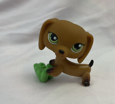 Littlest Pet Shop LPS #139 Brown Dachshund Dog Puppy Green Eyes Toys