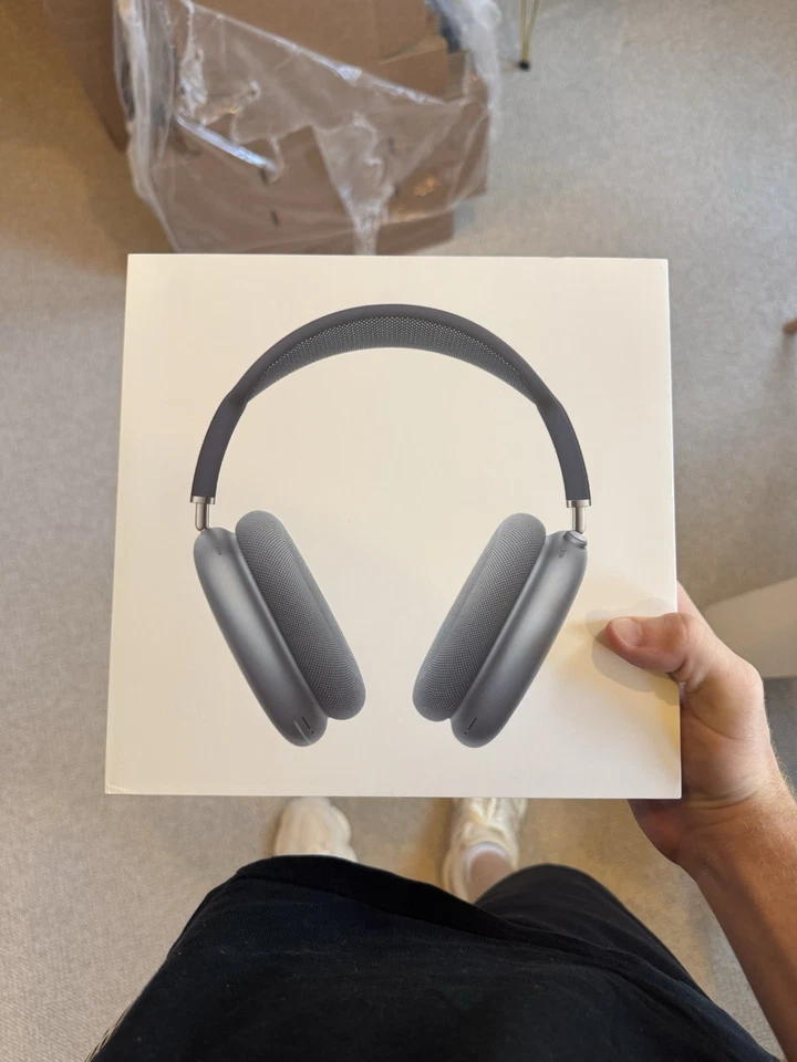 Apple AirPods Max Wireless Over-Ear Headset - Midnight - Image 2 of 3