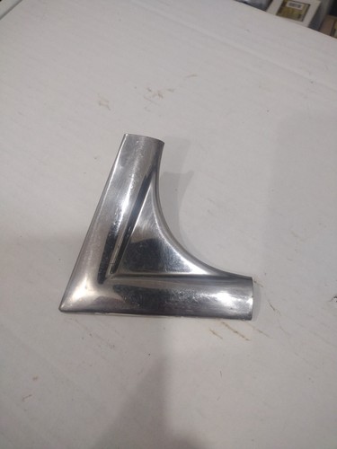 1958 CHEVROLET BELAIR BISCAYNE NOMAD WINDSHIELD MOLDING CORNER LEFT - Picture 1 of 4