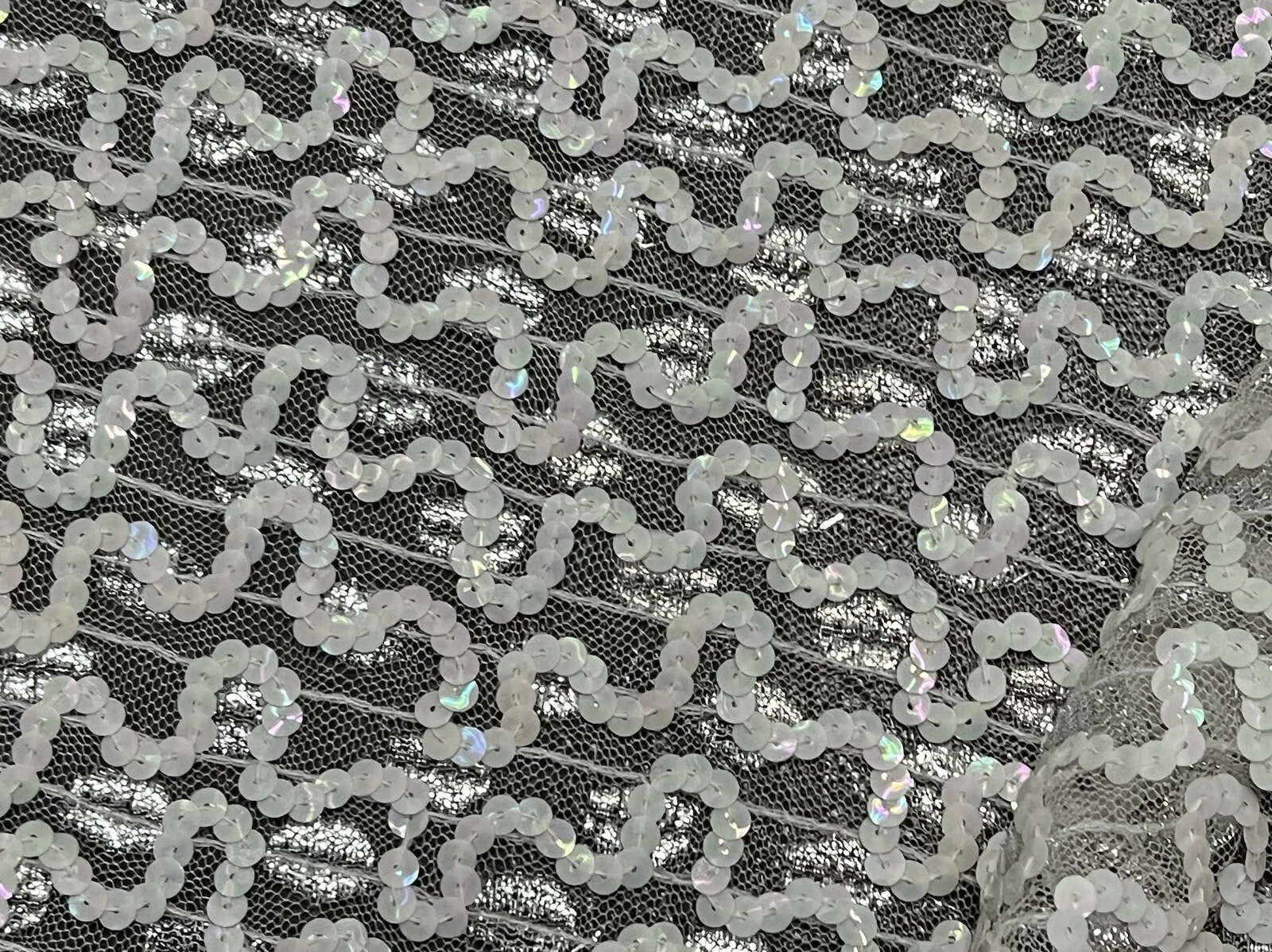 OFF WHITE Paillettes da ricamo bianche spose tessuto in pizzo larghezza 50"" vendute da The Yard