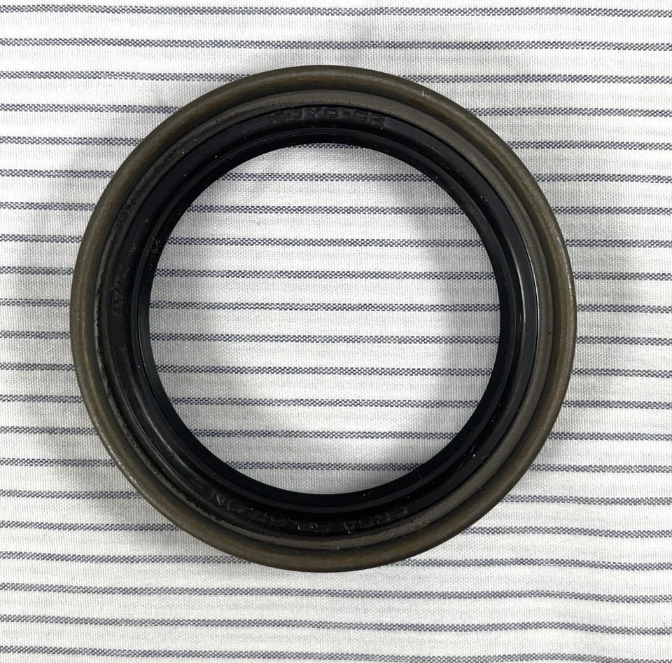 Sello de rueda SKF 19628 posición delantera para camioneta Chevy LUV 97-05 Isuzu 88-95 2x2 Foto 2 de 4