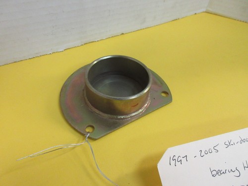 NEW 1997-2005 Ski-Doo Tundra 250 300 drive axle bearing housing #501019500 - Picture 2 of 4