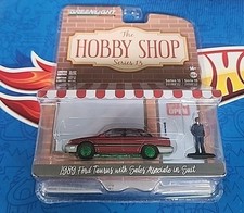 Greenlight Chase 1989 Ford Taurus with Salesmen in Suit Green Machine Hobby Shop