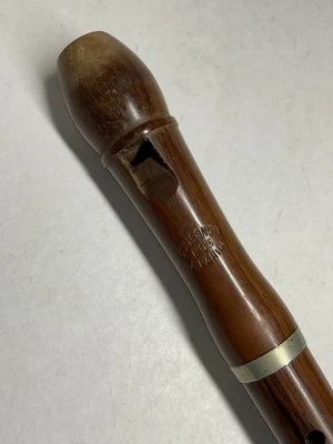 ANCIENNE FLUTE À BEC EN BOIS « COUESNON ET Cie À PARIS « INSTRUMENT DE MUSIQUE - Photo 1/4