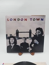 WINGS "London Town" Vinyl LP + Poster Capitol SW-11777 
