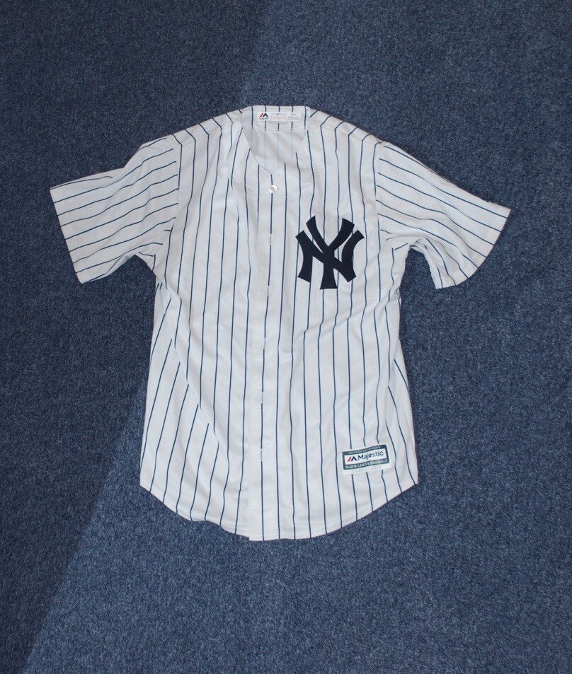 Majestic White Blue Pinstripe Button Up NY Yankee Jersey Short Sleeve Adult M