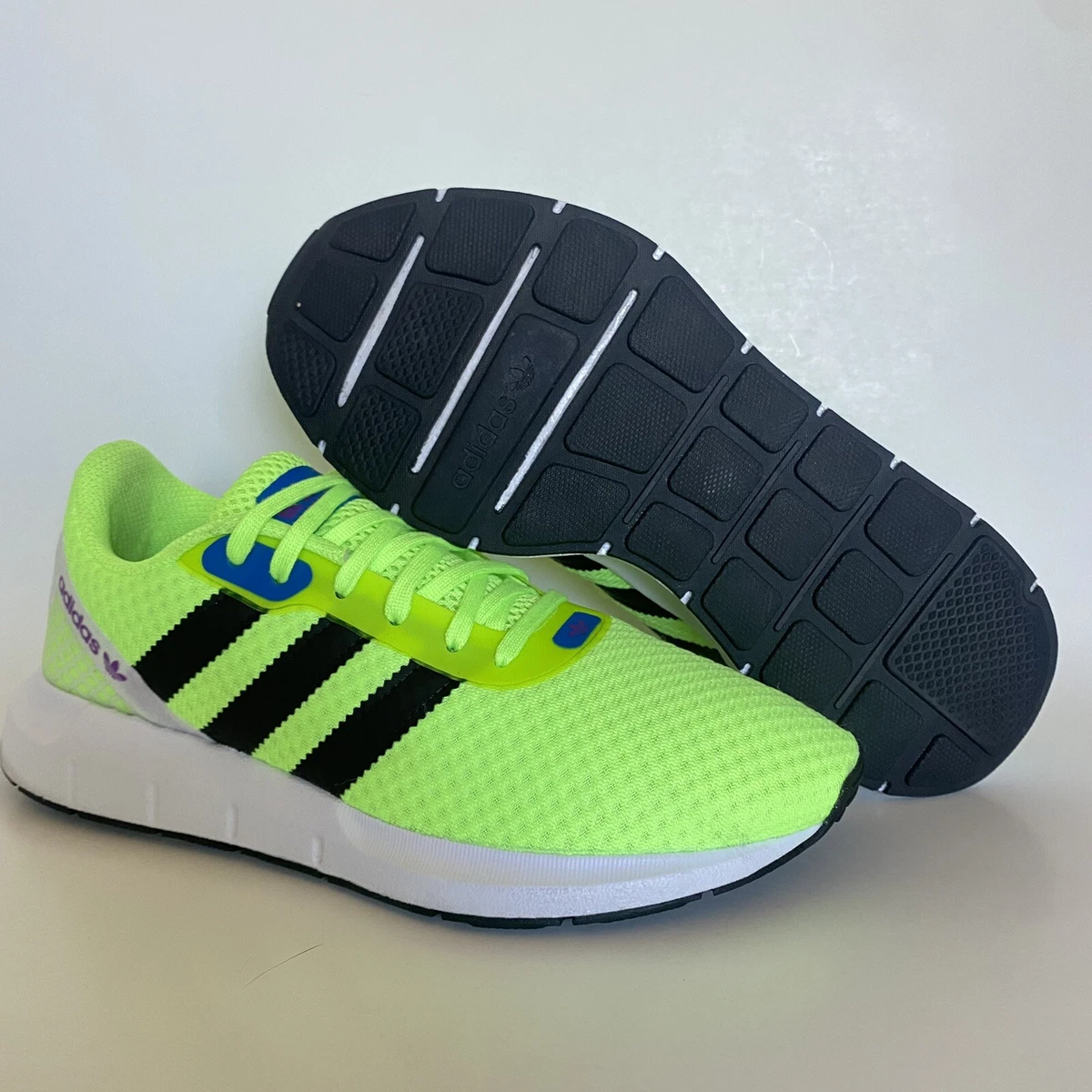 ADIDAS Neon Green Color PRB 698001 Women s Running Shoes Size 7
