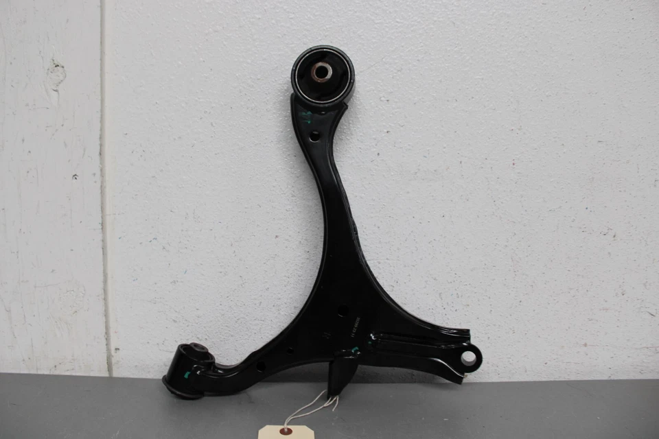 2001 2005 HONDA CIVIC 7.1L FRONT LOWER CONTROL ARM - Image 2 of 4