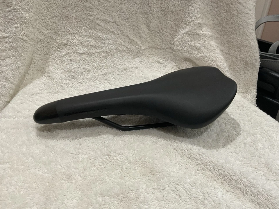 Sillín de bicicleta Diamondback Performance - Negro - Comodidad y durabilidad Foto 2 de 4