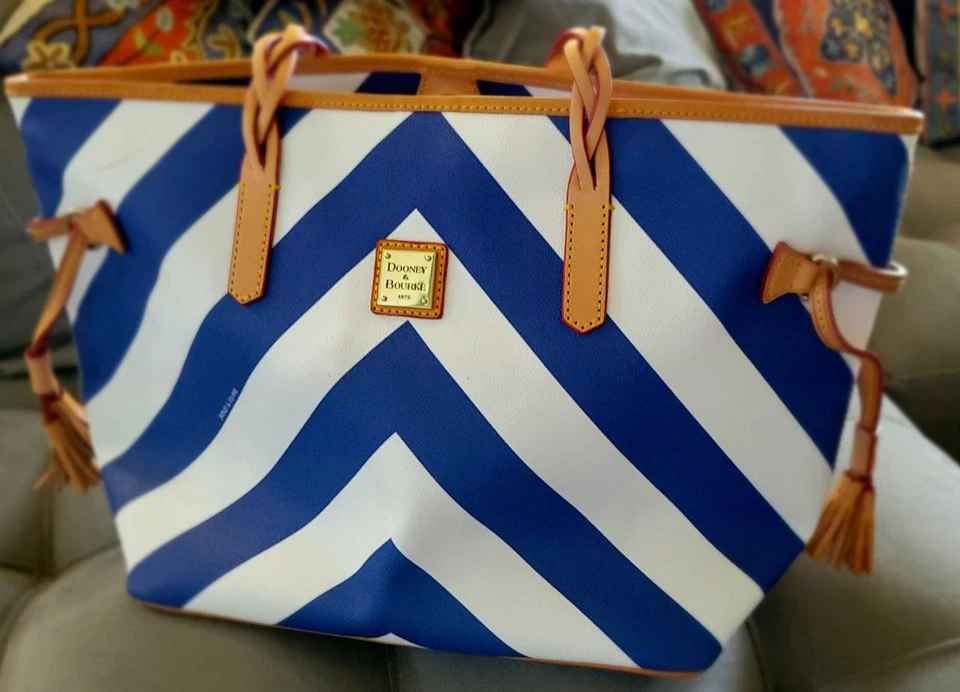 Bolso de Mano Bailey DOONEY & BOURKE Blanco Marino Chevron Zigzag Flecos Acento Foto 2 de 4