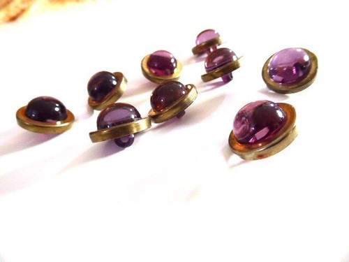 VTG Set 8 Shiny Purple Plastic Mushroom Dome Shank Gold Tone Metal Band Around - Picture 5 of 8
