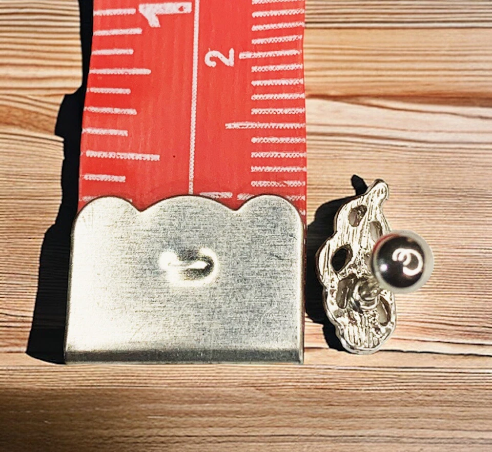 16g White Sparkle Cz Feather Multipurpose cartilage earring - Image 4 of 4