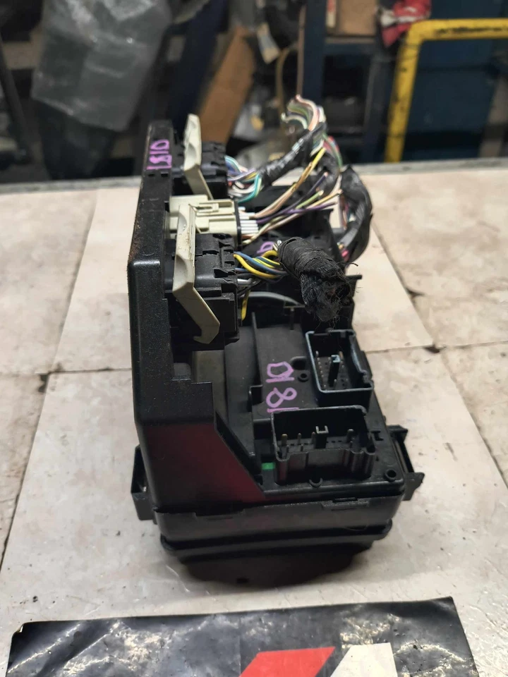 2009 DODGE NITRO 09 LIBERTY Chassis Brain Box OEM - Image 4 of 4