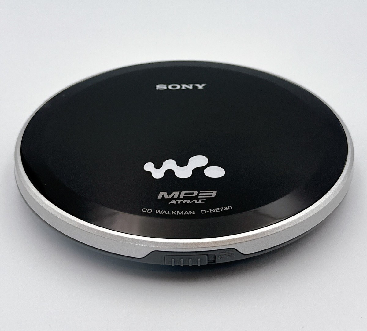 SONY D-NE730 Black CD Player WALKMAN MP3 ATRAC playback in