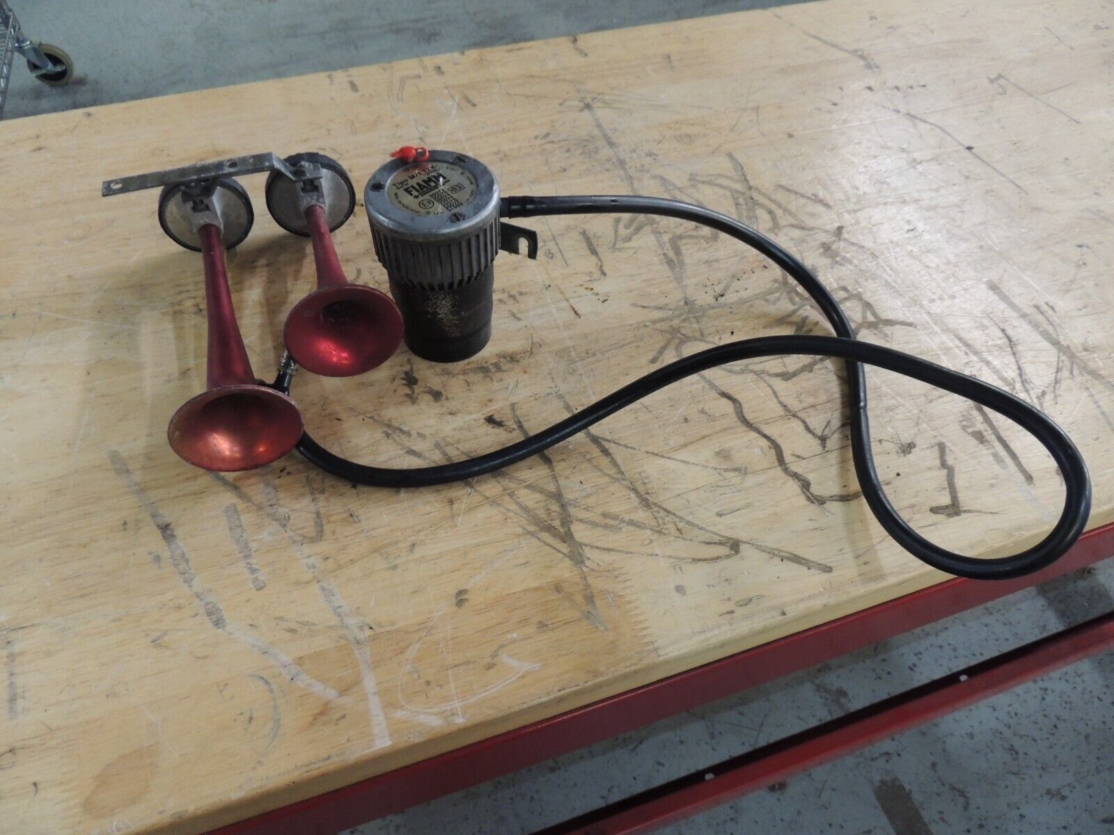 93 Bentley Brooklands Fiamm Dual Air Horn 12V M1 Tipo Serie 2000 OEM