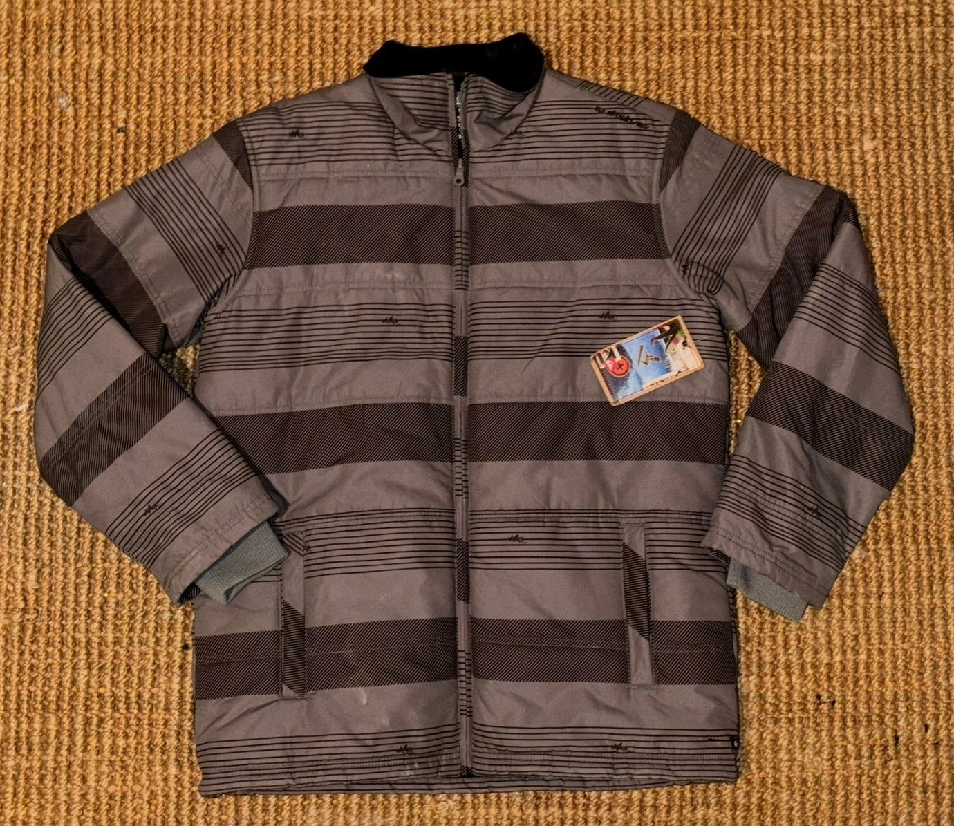 Quiksilver Animalistic Jacket Sweater Quilted Winter Coat Mens VTG Gray Zip Up