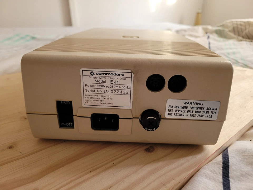 Commodore Floppy VC1541 VC 1541 für den C64 C64 C C128 hell  getestet alles OK - Bild 4 von 4