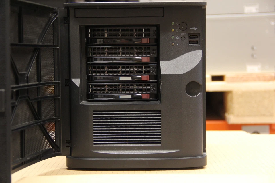 Supermicro Cube mini Server 721TQ 4 Bay 3,5” 64GB DDR4 Xeon D-1518 X10SDV 10Gbe - Bild 2 von 4