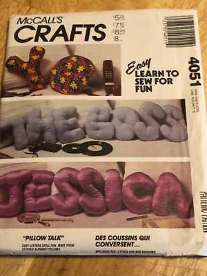   1988 McCALL'S #4051 - SUPER CUTE ALPHABET LETTER THROW PILLOWS PATTERN FF